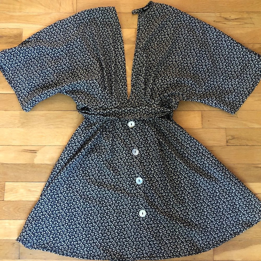 Plunging neck line casual summer dress